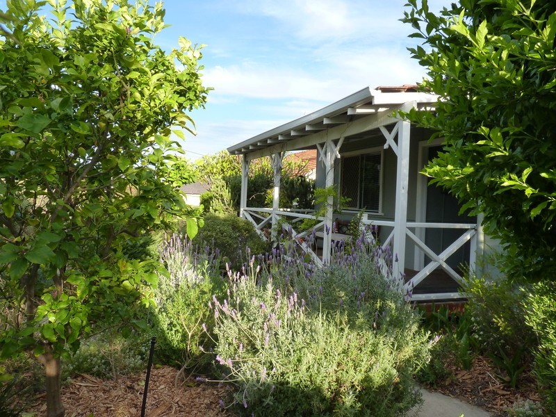 90 Rennie Crescent, Hilton WA 6163