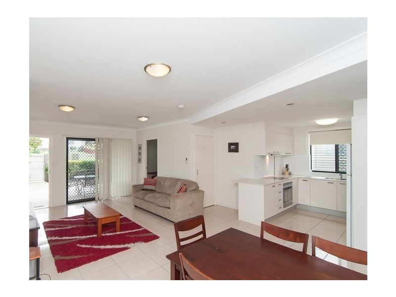 2/29 London Street, Nundah QLD 4012