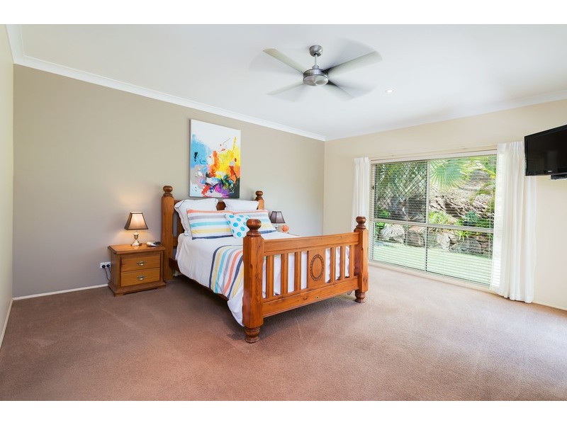 12  Waterfall drive, Wongawallan QLD 4210