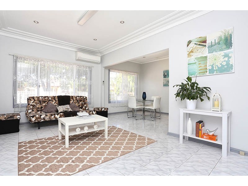 51 St Johns Road, Canley Heights NSW 2166