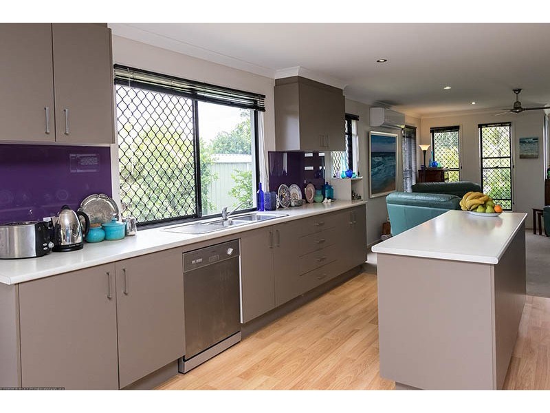 24 Corfield Street, Point Vernon QLD 4655