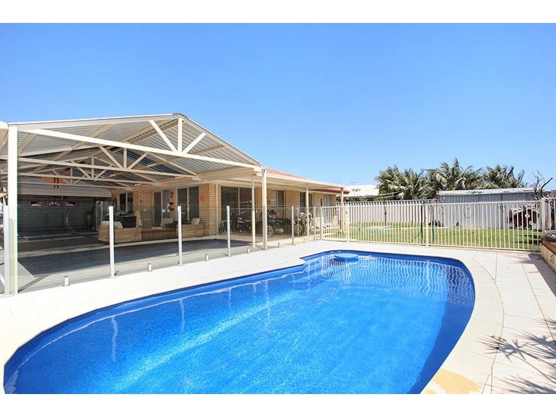 58 The Avenue, Warnbro WA 6169