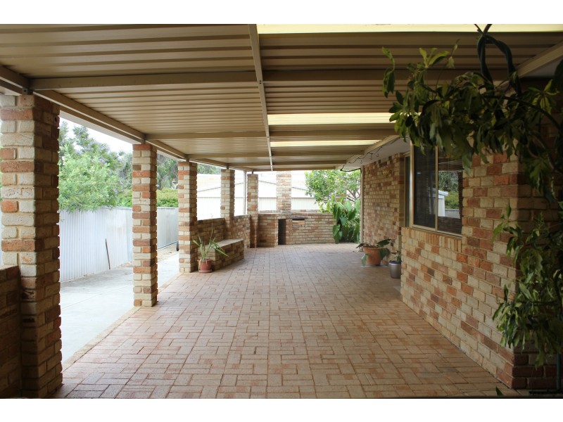27 Summons Way, Warnbro WA 6169