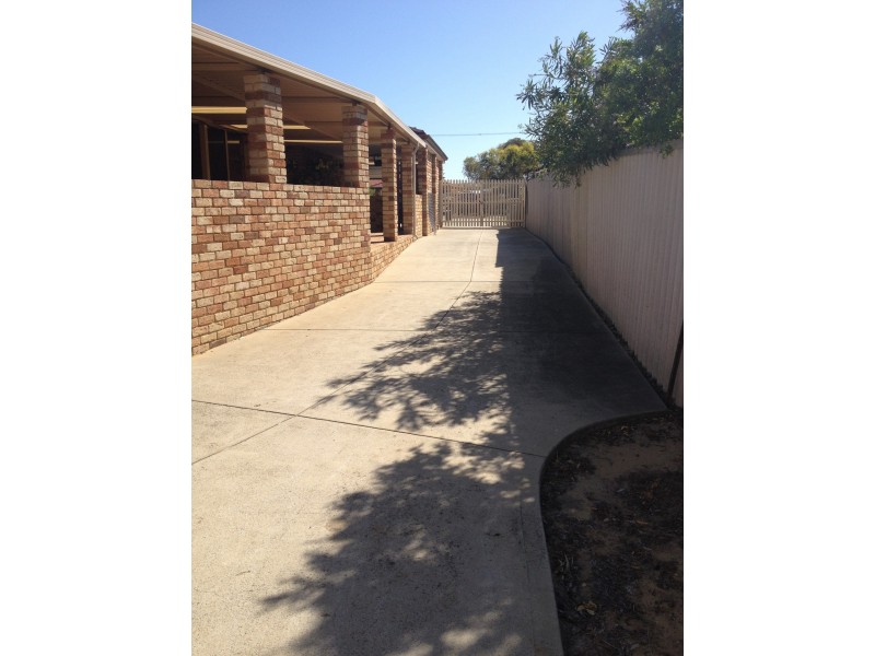 27 Summons Way, Warnbro WA 6169