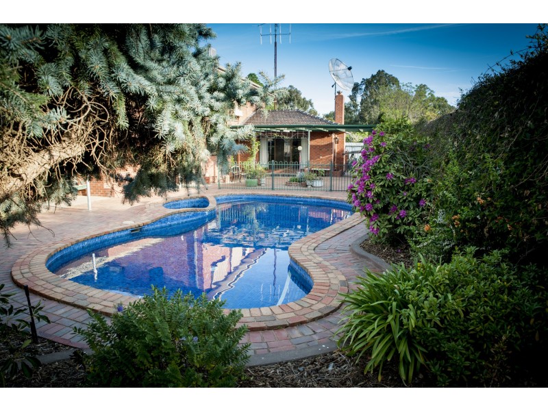 5 Athol White Court, Tocumwal NSW 2714
