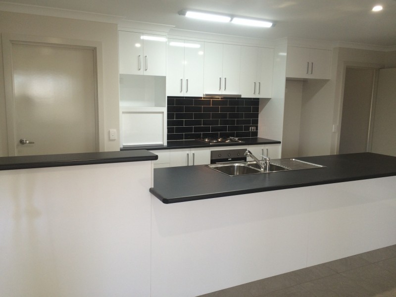 72 Wellington Drive, Thurgoona NSW 2640