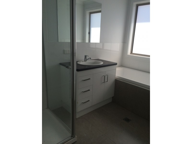 72 Wellington Drive, Thurgoona NSW 2640