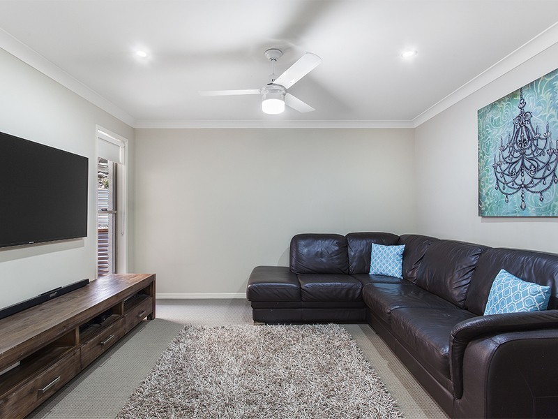 18 Mossman Parade, Waterford QLD 4133