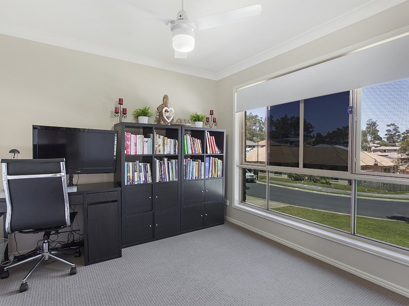 18 Mossman Parade, Waterford QLD 4133