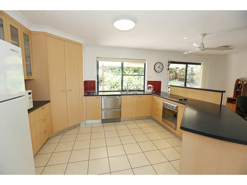 18 Wattora Close, Boyne Island QLD 4680