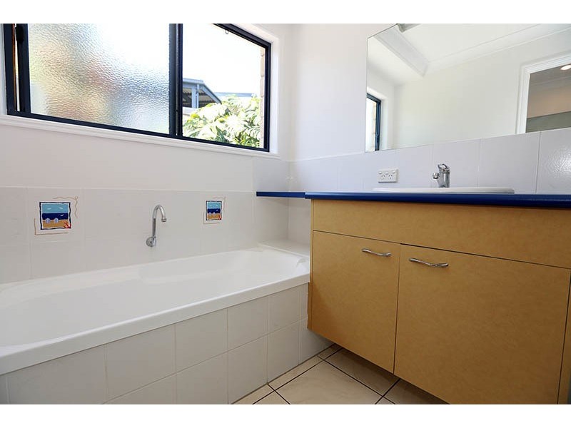 18 Wattora Close, Boyne Island QLD 4680