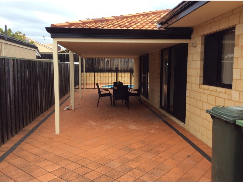 12 Boardwalk Boulevard, Halls Head WA 6210