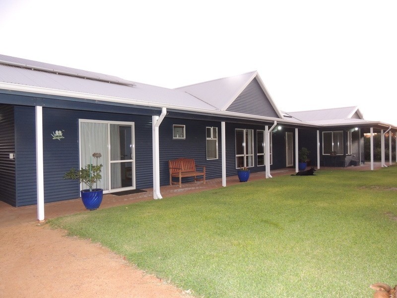 9 Chardonnay Drive, Lower Chittering WA 6084