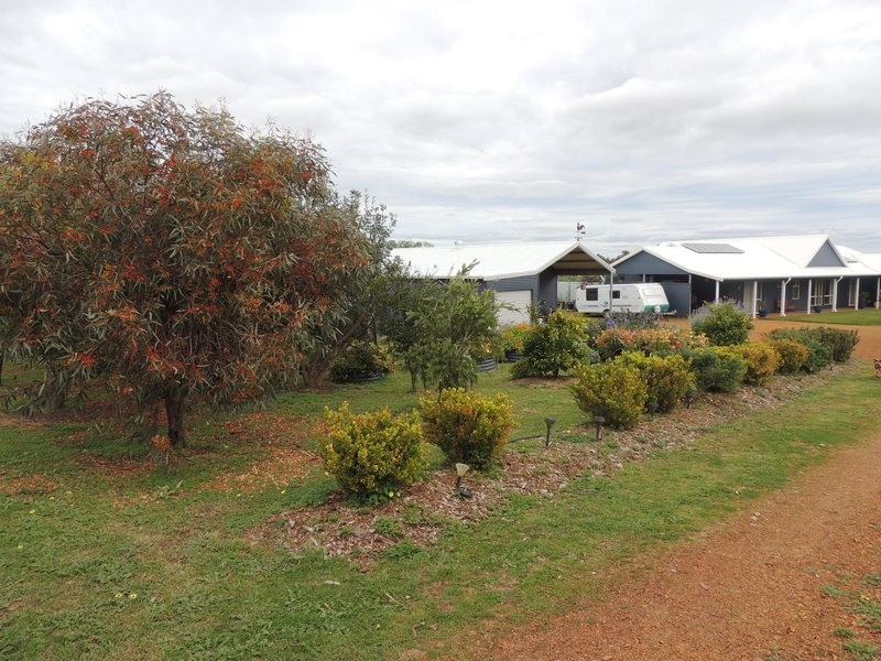 9 Chardonnay Drive, Lower Chittering WA 6084