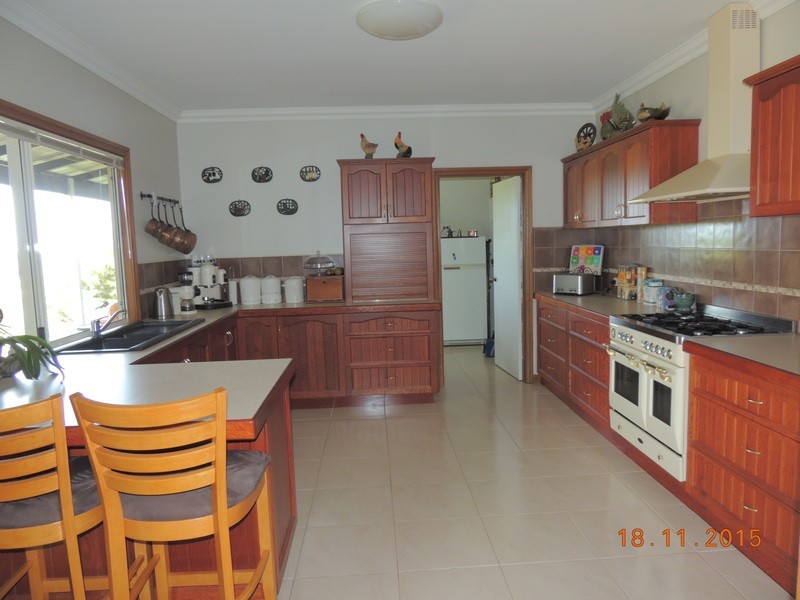 9 Chardonnay Drive, Lower Chittering WA 6084