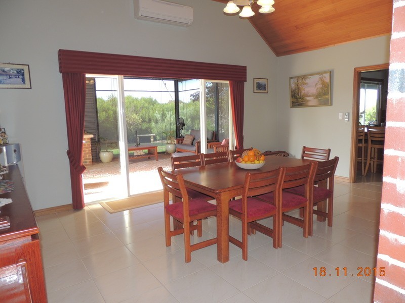 9 Chardonnay Drive, Lower Chittering WA 6084