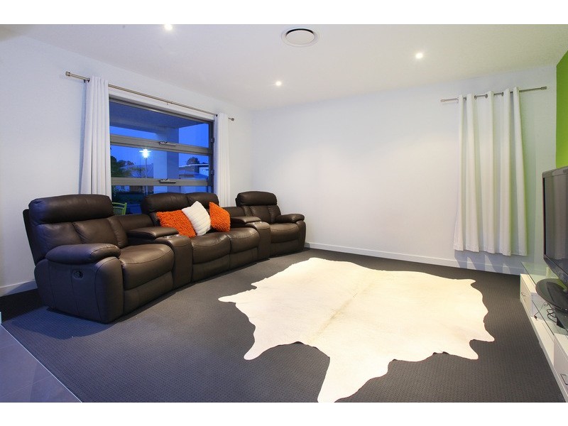 124 The Peninsula, Helensvale QLD 4212