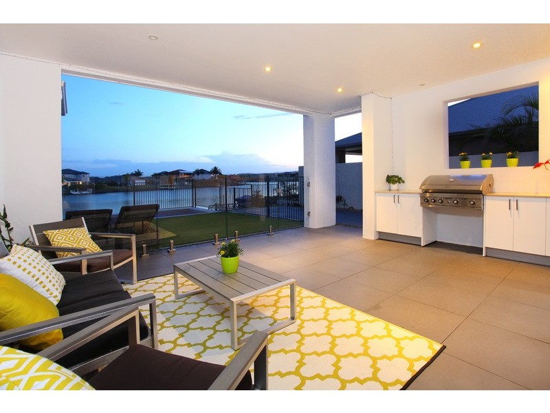 124 The Peninsula, Helensvale QLD 4212