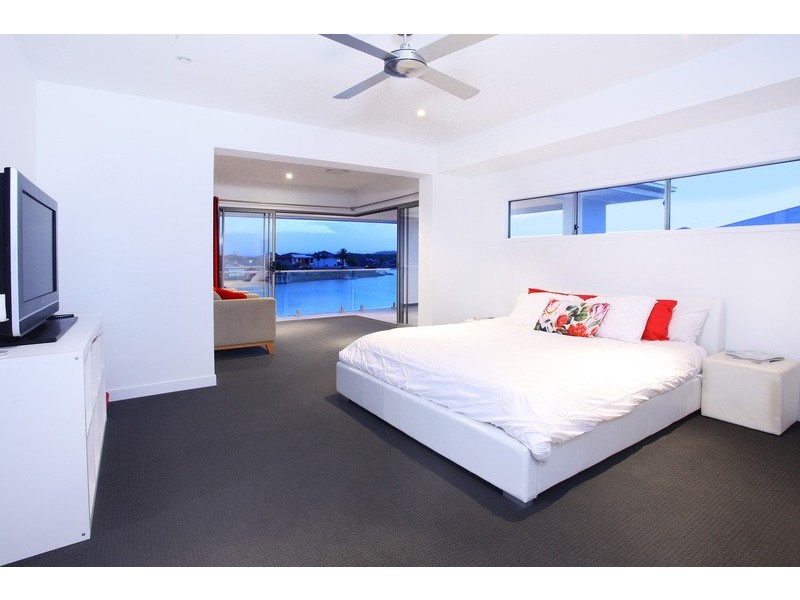 124 The Peninsula, Helensvale QLD 4212