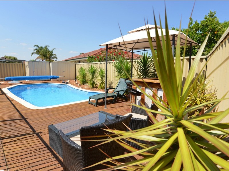 11 Limoges Elbow, Port Kennedy WA 6172