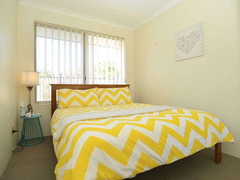 11 Limoges Elbow, Port Kennedy WA 6172