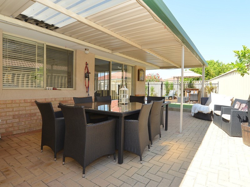 11 Limoges Elbow, Port Kennedy WA 6172