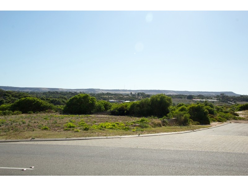 8 Schooner Pass, Glenfield WA 6532