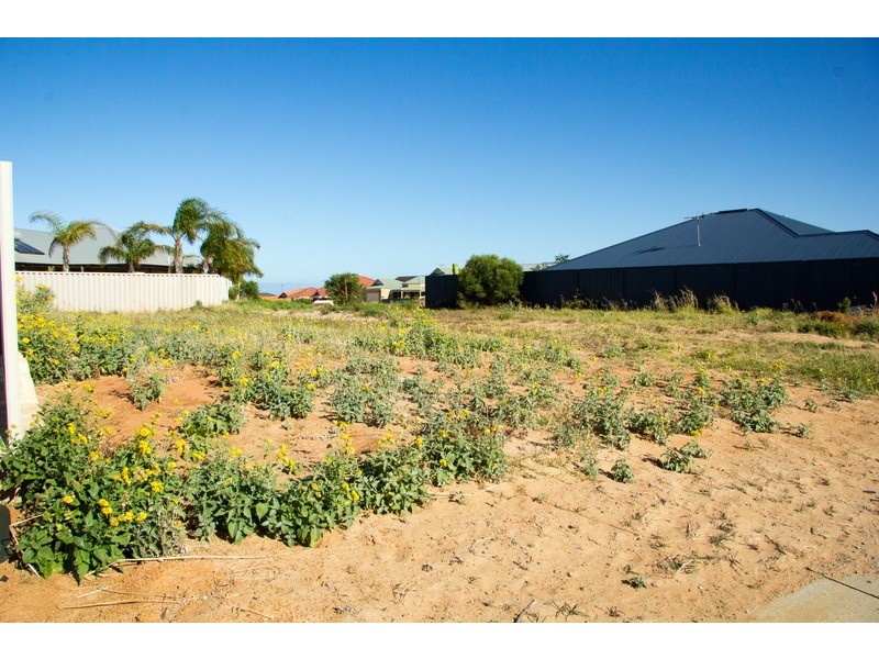 8 Schooner Pass, Glenfield WA 6532