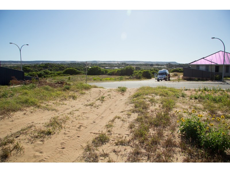 8 Schooner Pass, Glenfield WA 6532