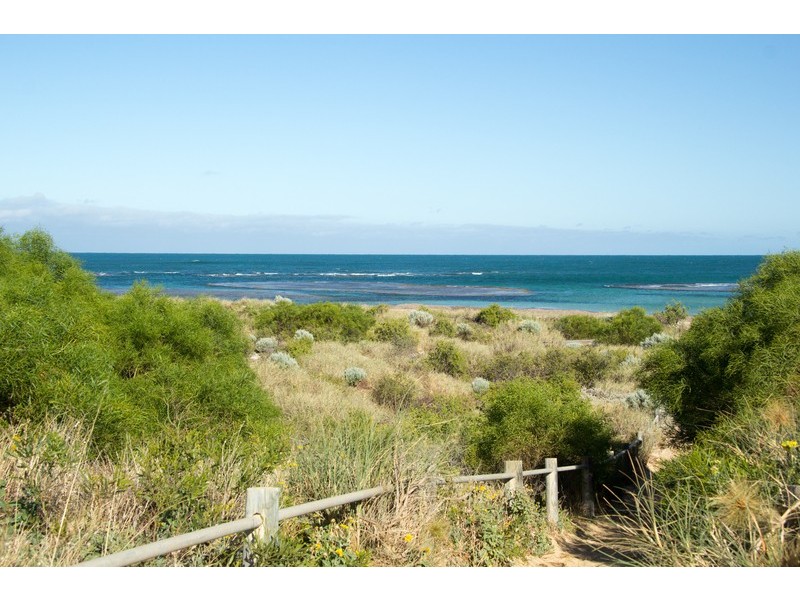 8 Schooner Pass, Glenfield WA 6532