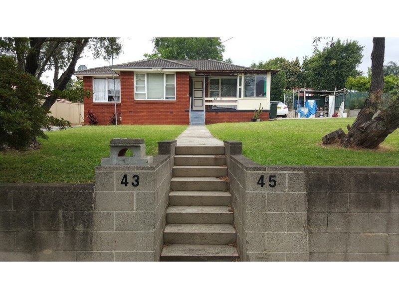 43-45 Balmoral Street, Balgownie NSW 2519