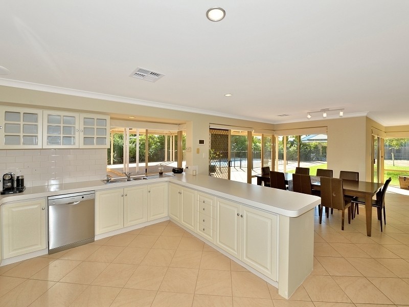 39 Honeytree Place, Falcon WA 6210