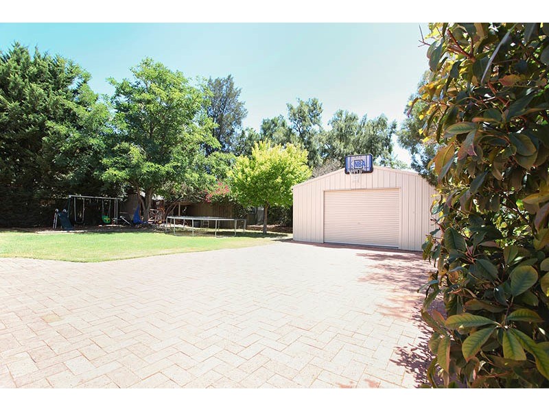 6 Andrew Henning Place, Willunga SA 5172