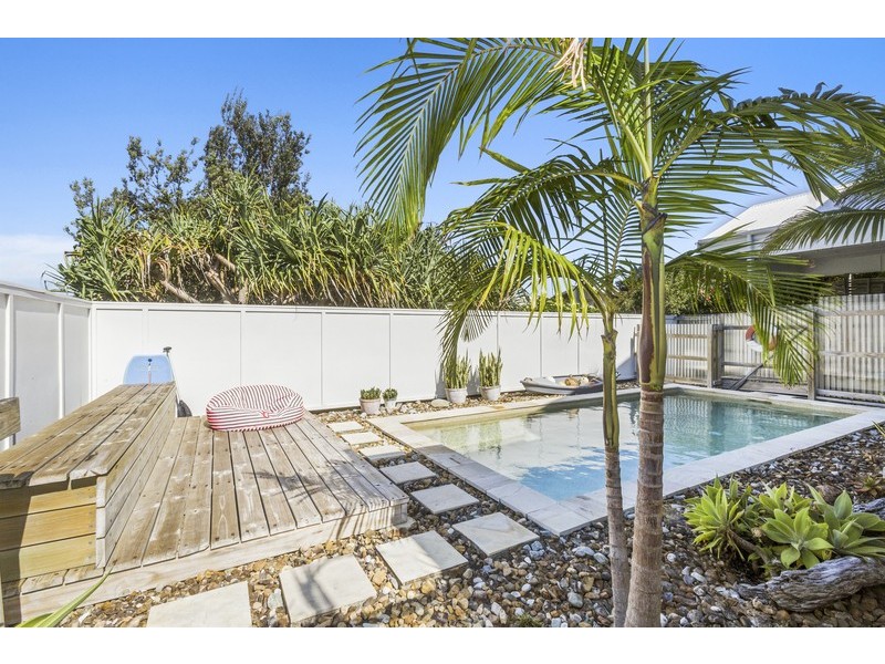 2 Petrel Place, Casuarina NSW 2487