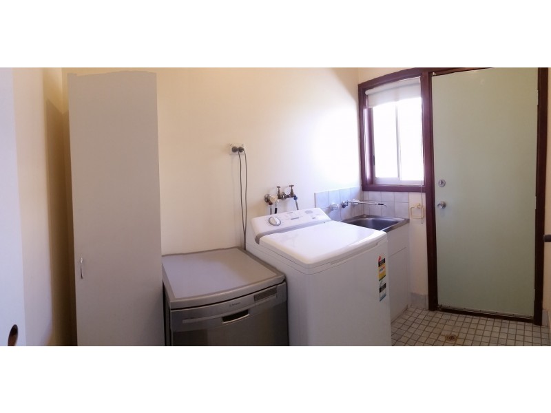 5 Queen Road, Meekatharra WA 6642