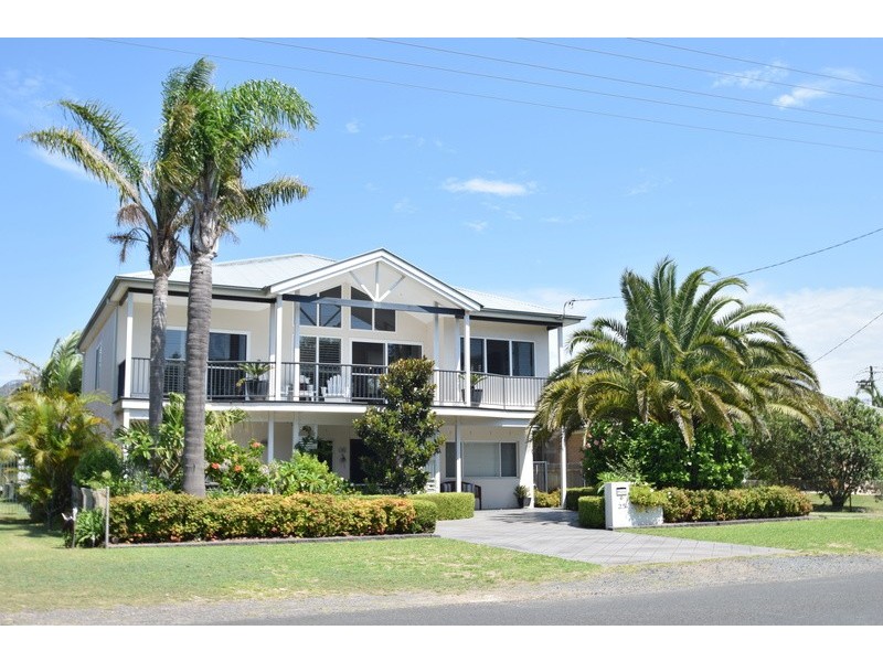25 Woolstencraft Street, Shoalhaven Heads NSW 2535