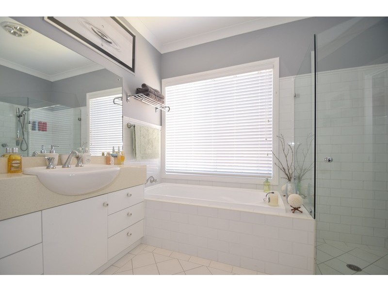 25 Woolstencraft Street, Shoalhaven Heads NSW 2535