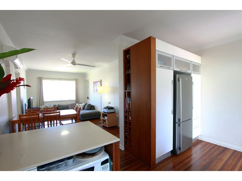 2/30 Cleveland Terrace, Townsville City QLD 4810