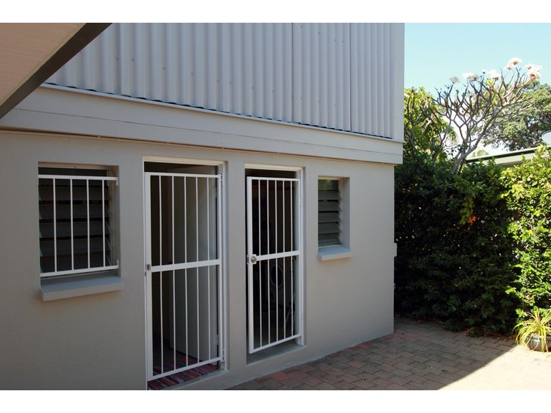 2/30 Cleveland Terrace, Townsville City QLD 4810
