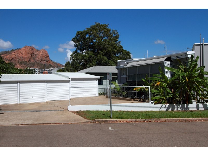 2/30 Cleveland Terrace, Townsville City QLD 4810