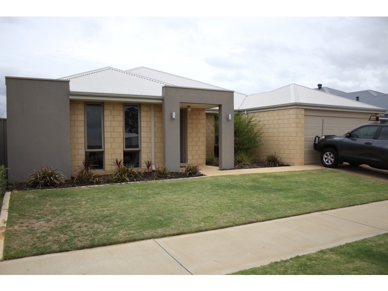 6 Cranbourne Way, Byford WA 6122