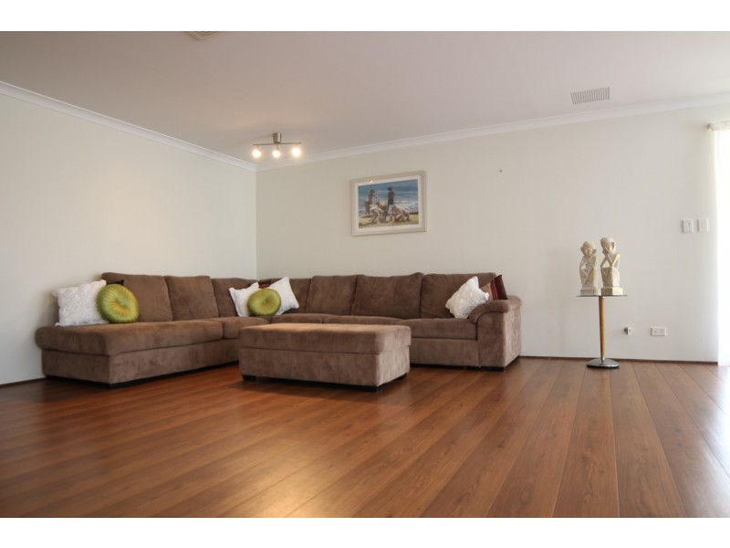 6 Cranbourne Way, Byford WA 6122