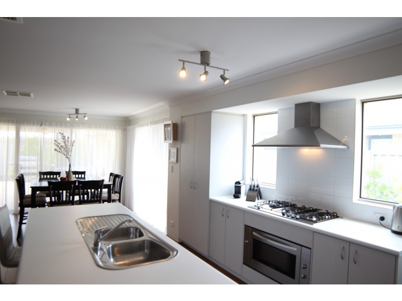 6 Cranbourne Way, Byford WA 6122