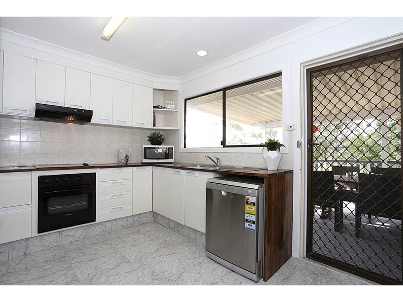 12 Talwong Street, Manly West QLD 4179