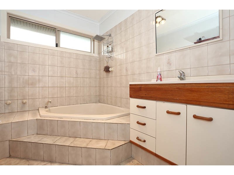 12 Talwong Street, Manly West QLD 4179