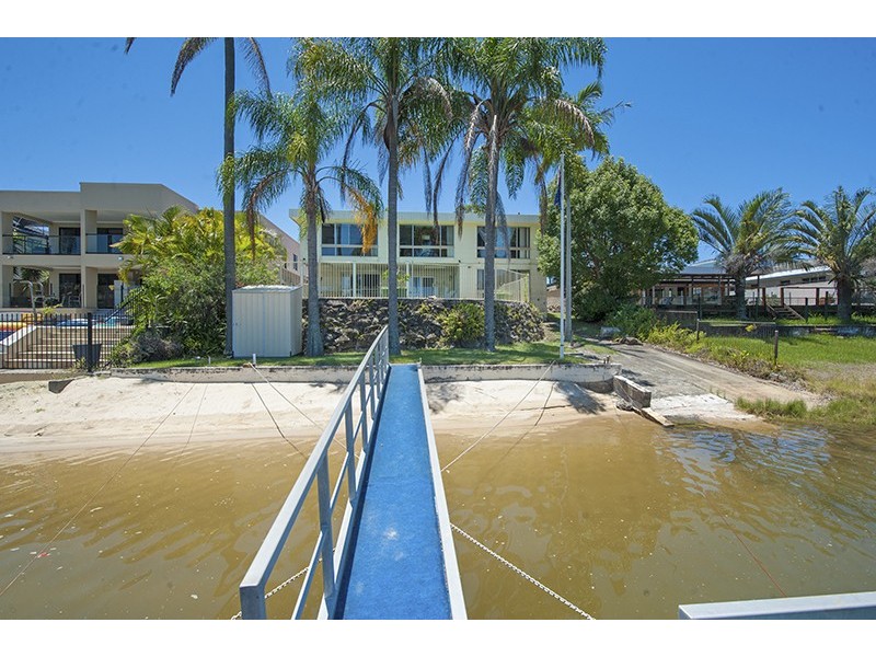 28 Park Avenue, Broadbeach Waters QLD 4218