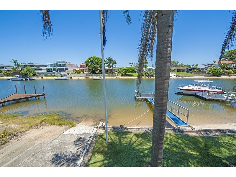 28 Park Avenue, Broadbeach Waters QLD 4218