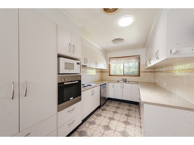 28 Park Avenue, Broadbeach Waters QLD 4218