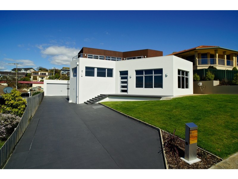 4 Cromwell Crescent, Devonport TAS 7310