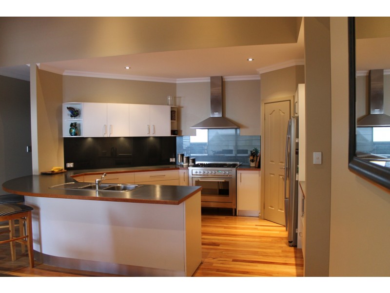 8 Clincker Drive, Dunsborough WA 6281